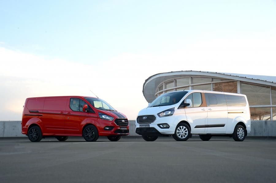  Ford Transit Custom Sport 2018 года  (ZA) (фото 2 из 25)